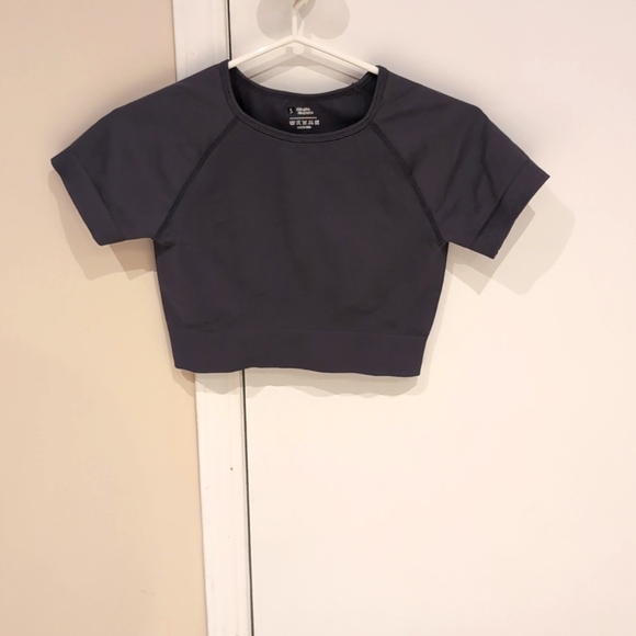 Cropped tops - Picture 3 of 4